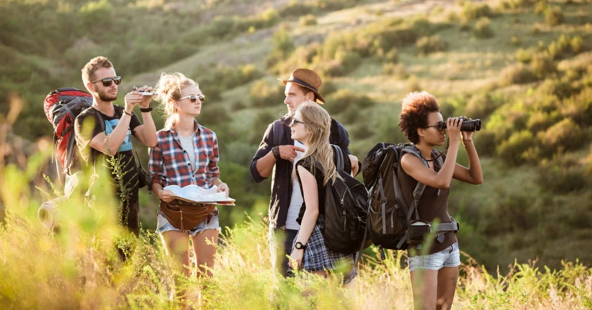 Binoculars vs Spotting Scopes: Which is Right for Outdoor Adventures?